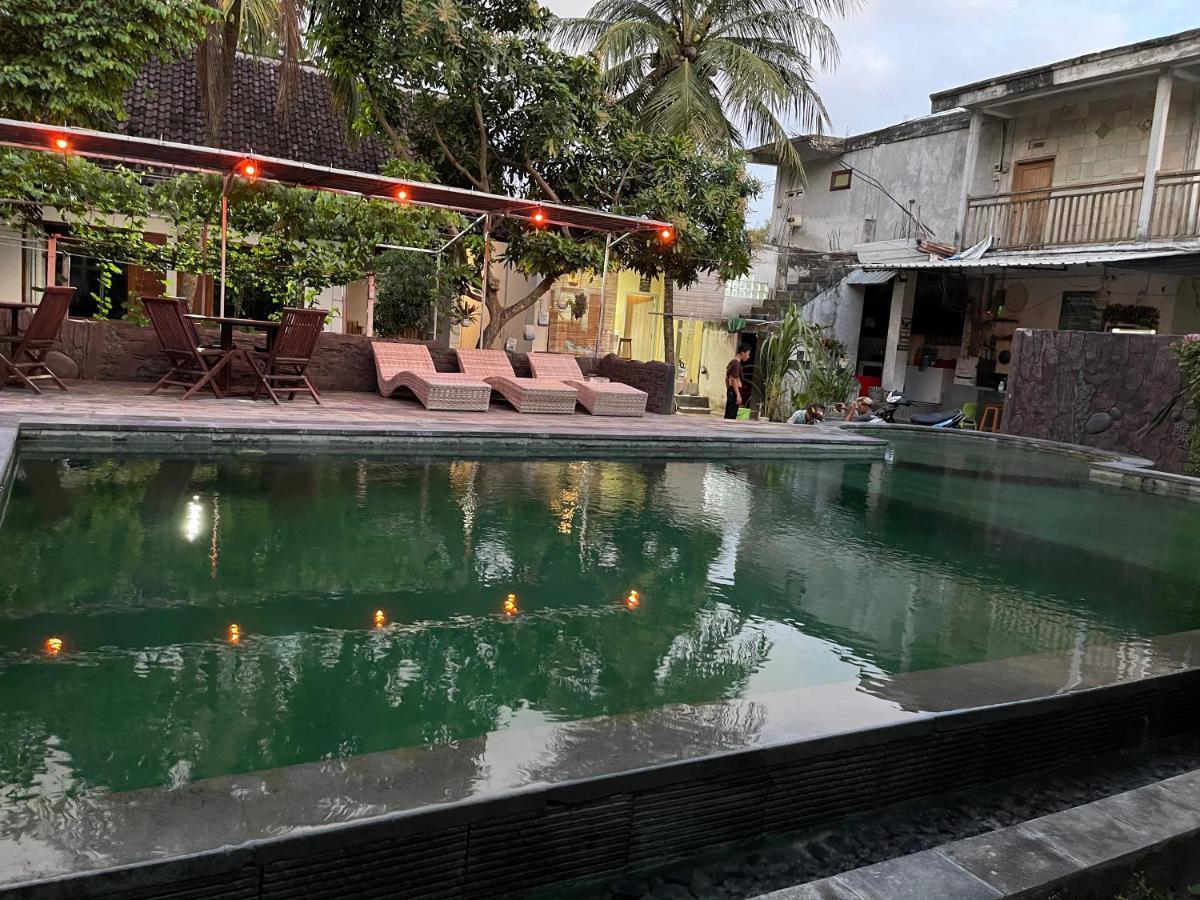 Tri Putri Homestay Kuta  Bagian luar foto