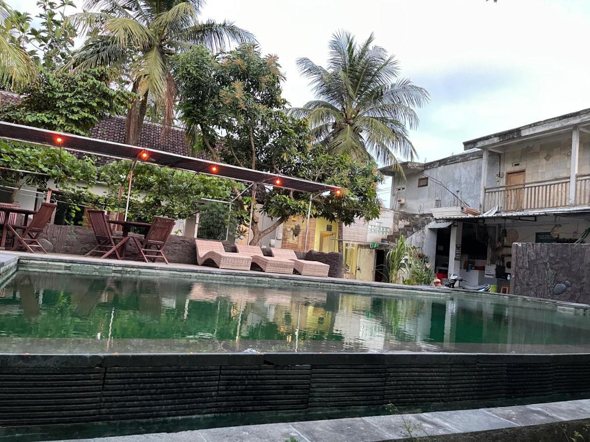 Tri Putri Homestay Kuta  Bagian luar foto