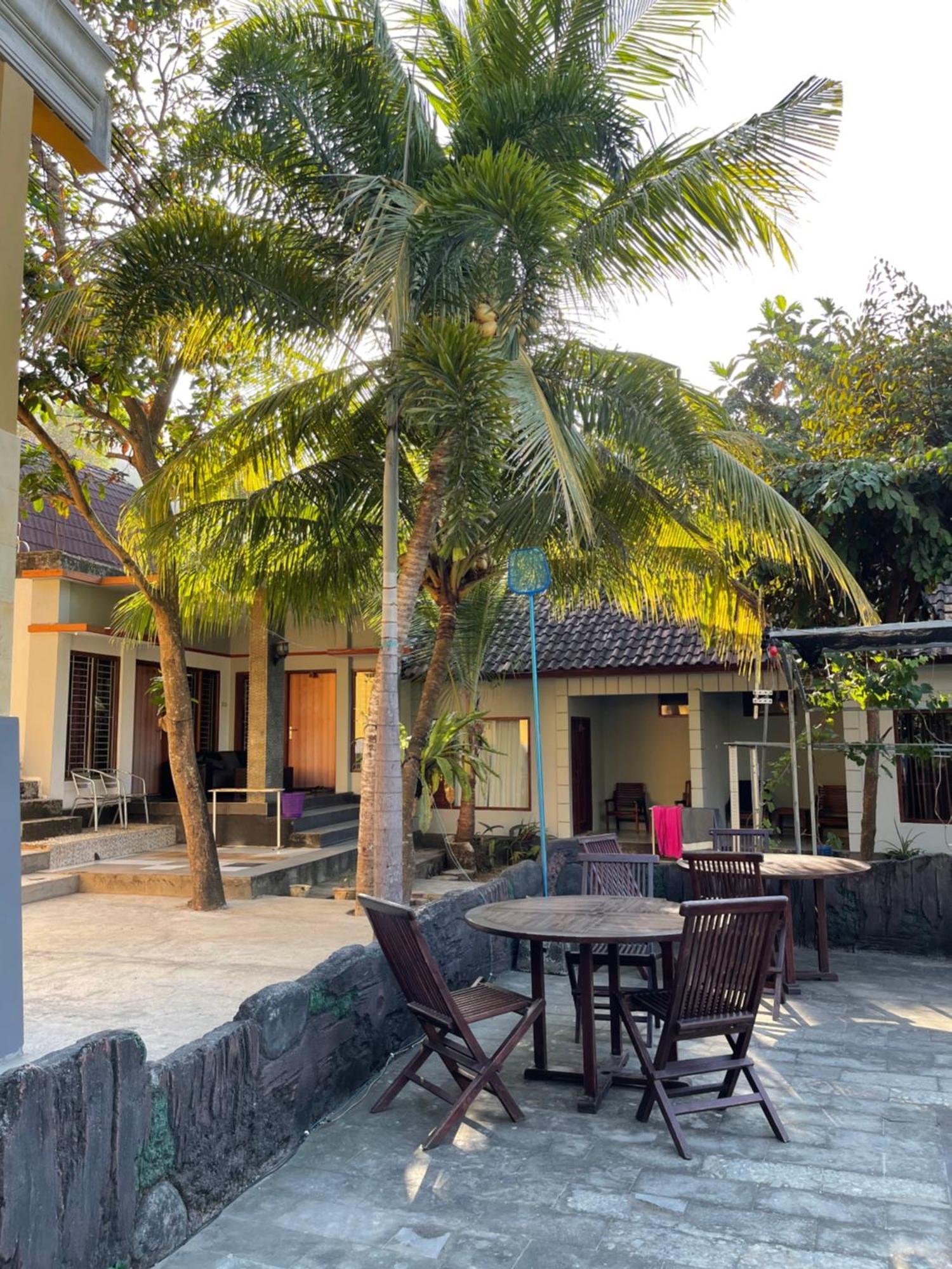 Tri Putri Homestay Kuta  Bagian luar foto